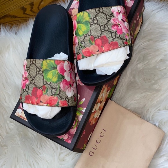 Gucci Floral GG Canvas Slide Sandals in Pink, Green, Black - Picture 3 of 6